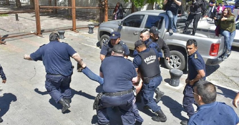 Por la represión en Chubut, CTERA va mañana al paro en todo el país
