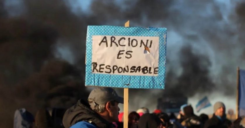 El gobierno del Chubut se comprometió a no hacer descuentos a los docentes que están de paro