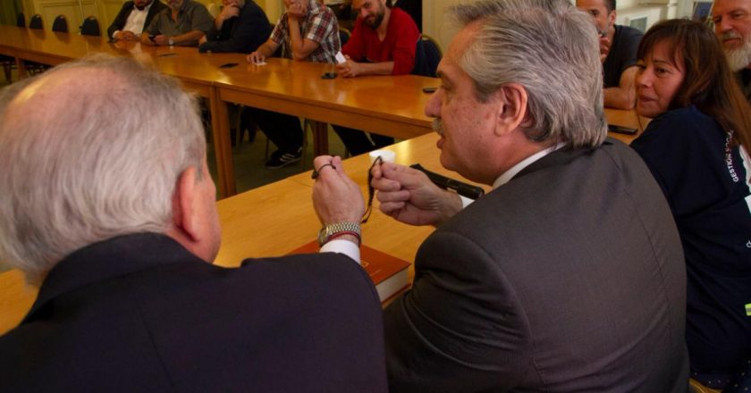 Como a la CGT, Alberto Fernández le dijo a los movimientos sociales que serán parte de su Gobierno