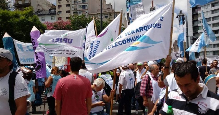 Delinean plan gremial para regular las telecomunicaciones para presentárselo a Fernández