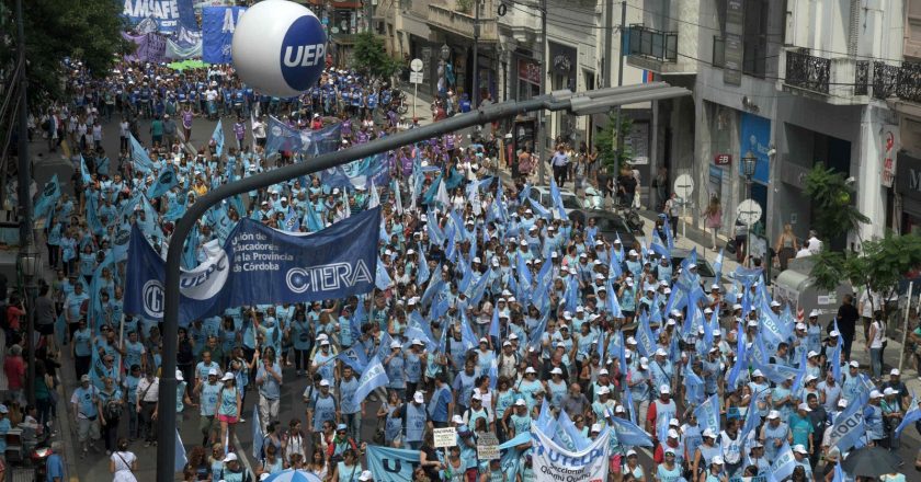 Córdoba avisa que no dará «cláusula gatillo» a docentes
