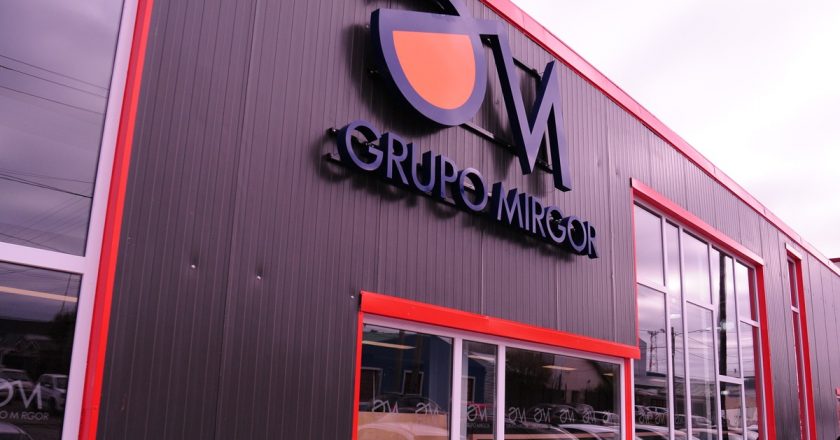 Mirgor, la empresa que fundó Macri, insiste con el despido de empleados que reclamaron aumento salarial