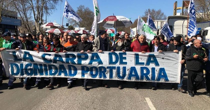 Portuarios movilizan para evitar el último negocio de Macri con los puertos