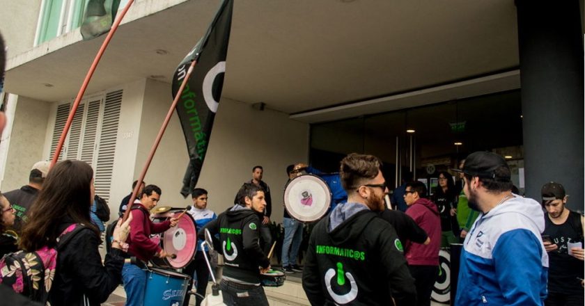 Informáticos protestaron contra los despidos en Indra