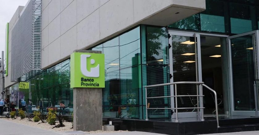Trabajadores del BAPRO denuncian a Vidal por malversación de fondos