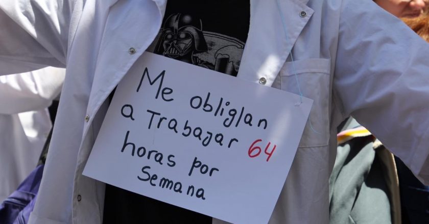 Médicos residentes y concurrentes porteños instalarán una carpa blanca a la espera de que Larreta revise la nueva ley