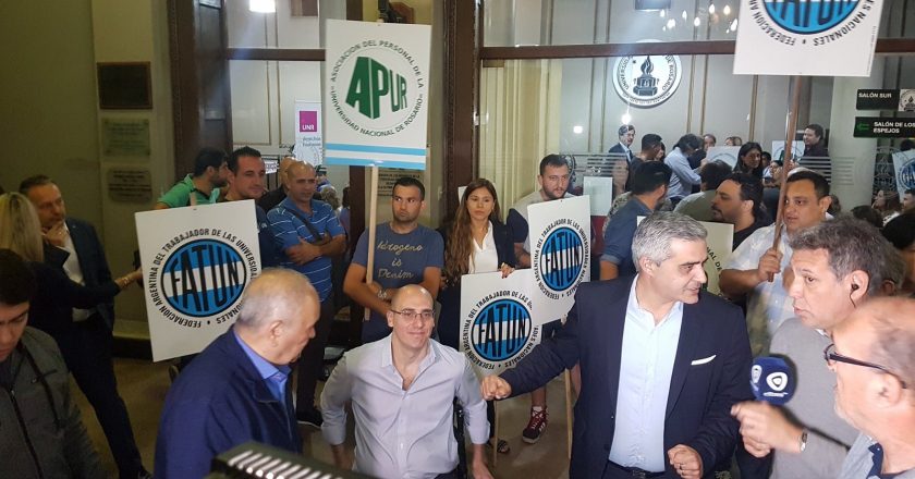 La Universidad Nacional de Rosario firmó un nuevo cupo laboral para personas con discapacidad