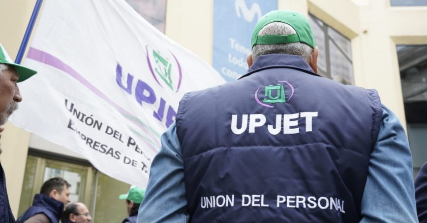 Jerárquicos telefónicos denuncian planes de ajuste en las empresas de telecomunicaciones