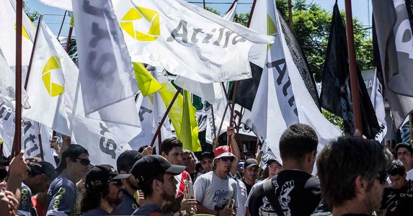 Lecheros advierten que la los lácteos aumentaron 112% y sus salarios 23% y preparan más huelgas