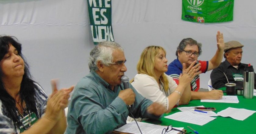 Estatales le pedirán un bono de 5 mil pesos al Gobernador de Formosa