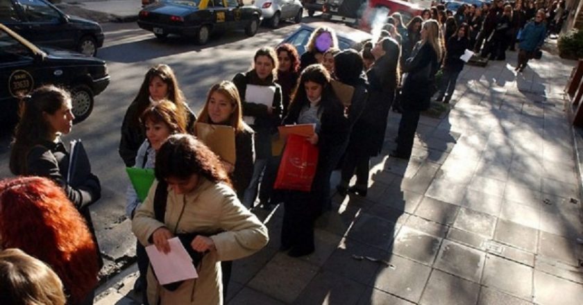 En la Ciudad de Buenos Aires, las mujeres cobran menos y consiguen menos empleo