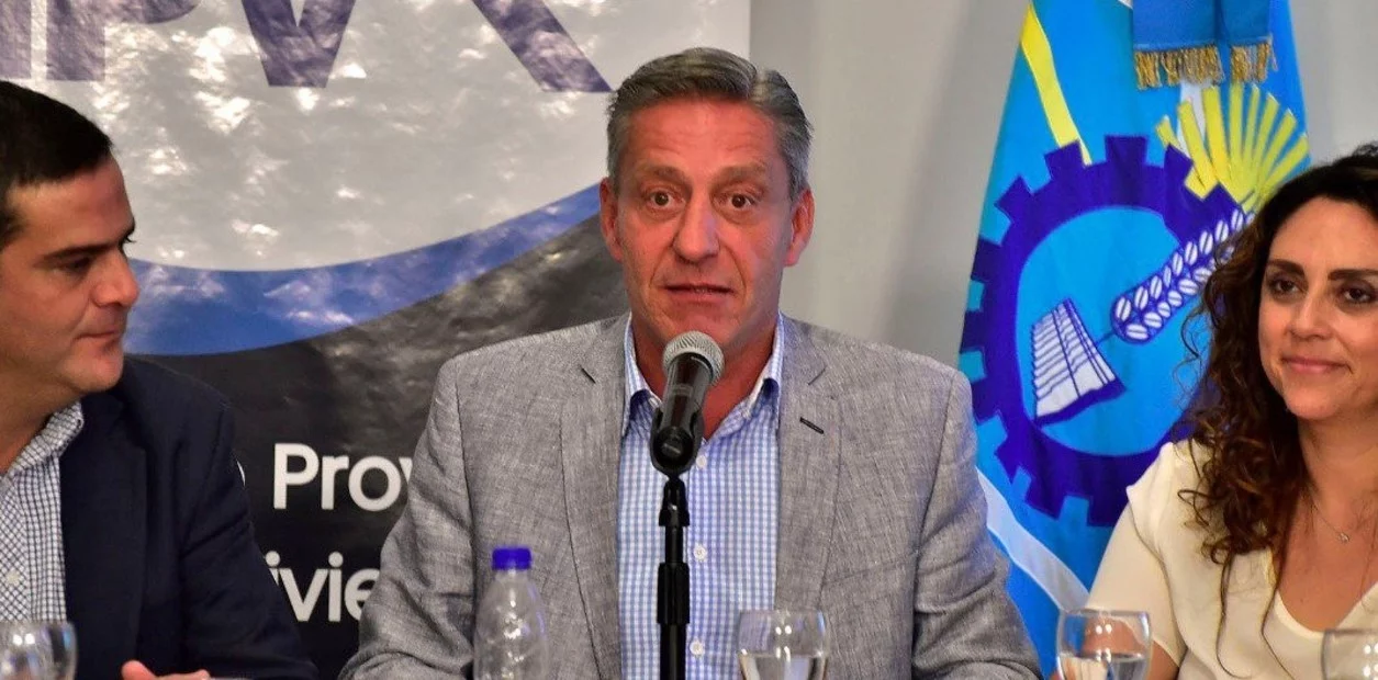 Chubut otra vez pone en duda el pago de los salarios y vuelve la tensión a la provincia