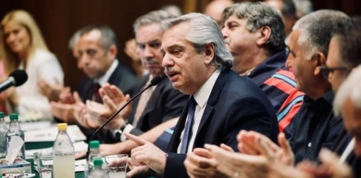 Fernández le confirmó a los gremios que no pagará la deuda en los términos que acordó Macri