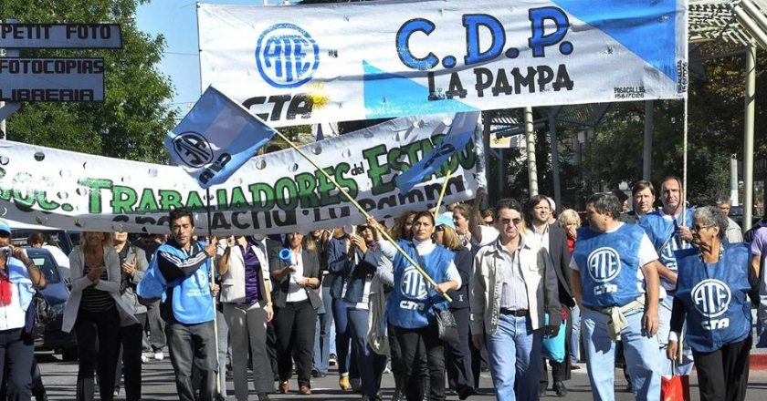 La Pampa pagará un bono de fin de año de 12.500 pesos a los estatales