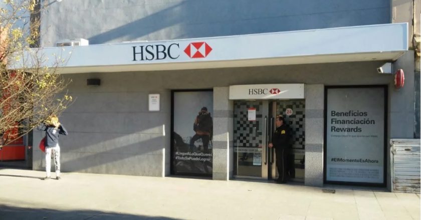 HSBC insiste en cerrar sucursales y Palazzo los tilda de «desestabilizadores»