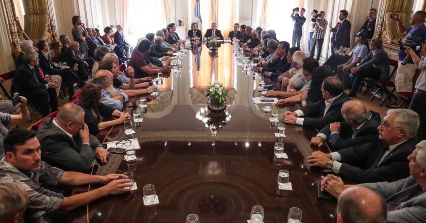 ¿Quiénes fueron las únicas 5 mujeres sindicalistas en la multitudinaria mesa del pacto social?