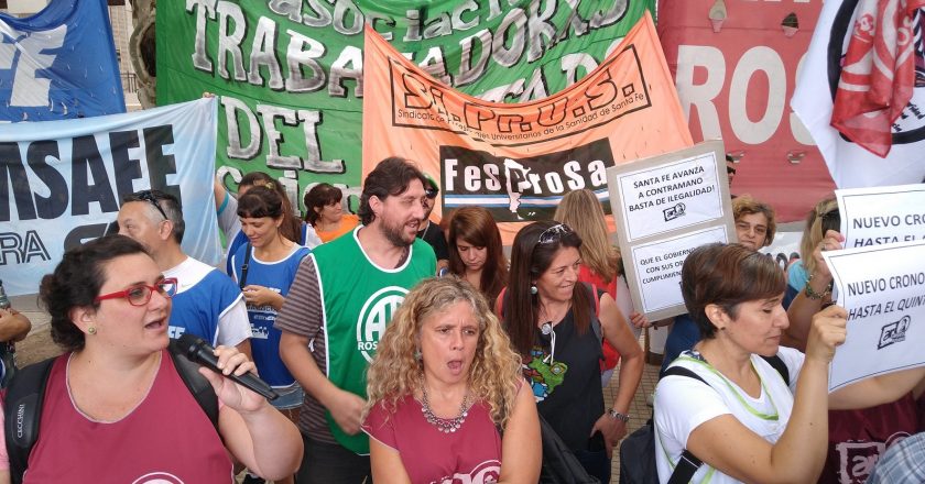 Rebelión estatal en Santa Fe contra el cronograma de pago salarial extendido