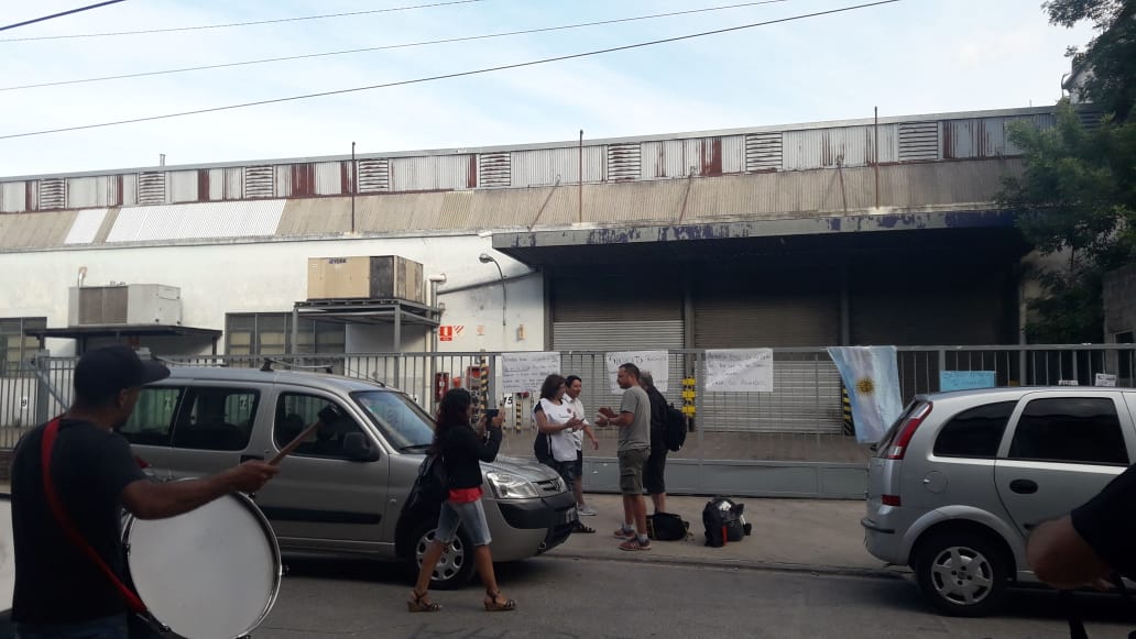 Apuntan al barrionuevismo por dar vía libre para otra tanda de despidos  masivos en Tsu Cosméticos - InfoGremiales