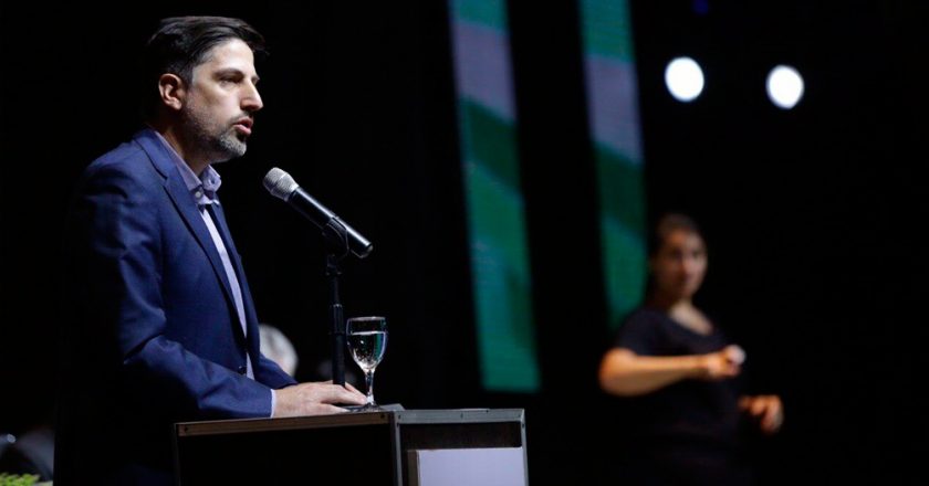 «Trabajamos para convocar a la paritaria nacional docente a mediados de este mes»