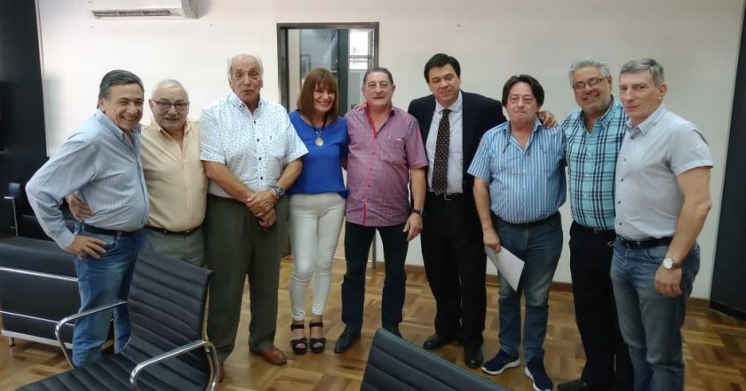 Moroni le confirmó a Viviani que no legalizará Uber