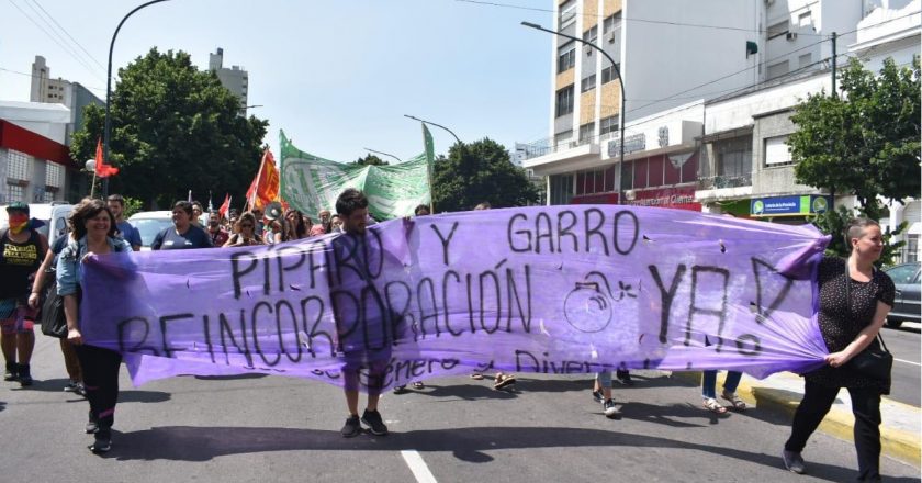 Nueva marcha para que Carolina Píparo reincorpore a las despedidas del área de género