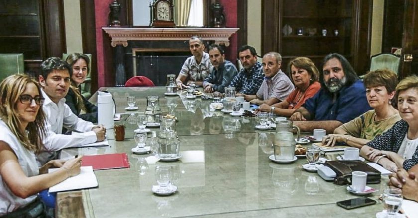 Guiño a los docentes: Kicillof devolverá los días descontados por paro en noviembre