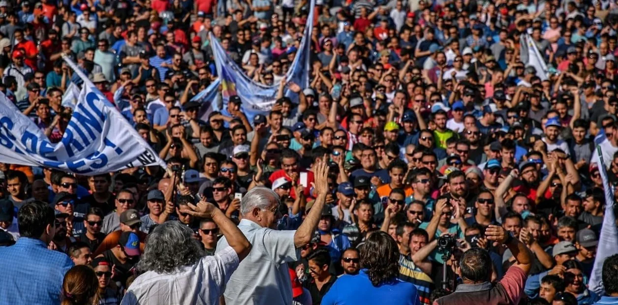 Las firmas no revierten los 1900 despidos y el gremio convoca a una rebelión petrolera