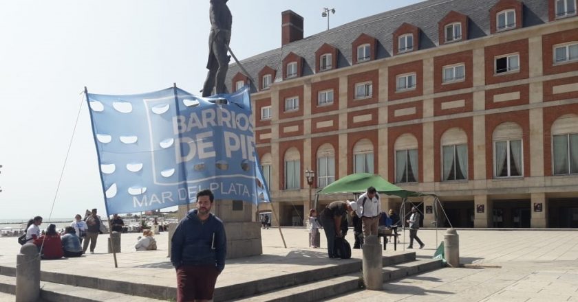 Barrios de Pie monta carpas en la peatonal y en la rambla marplatense para recaudar alimentos