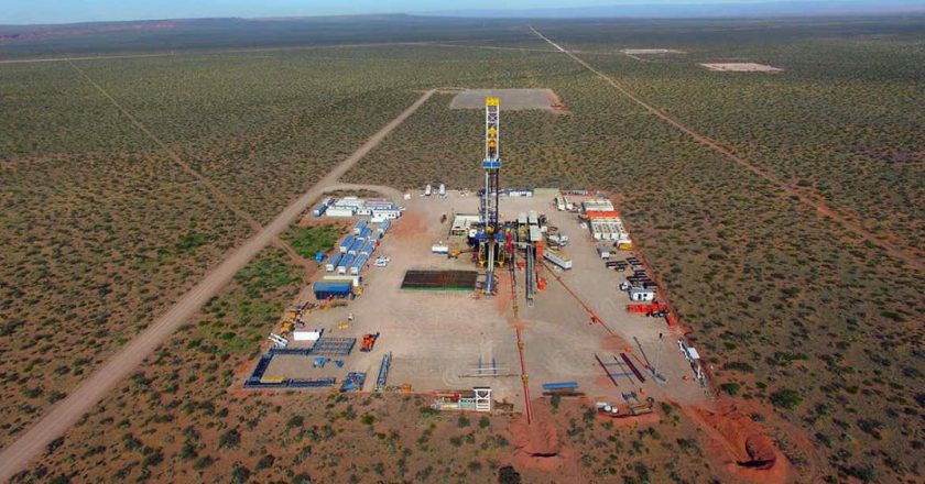 Reunión clave entre empresas y gremios para frenar los casi 2 mil despidos en Vaca Muerta