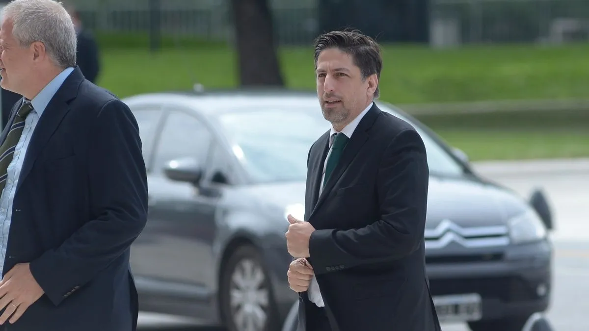 Reunión y señal de cercanía de Trotta con los docentes cegetistas