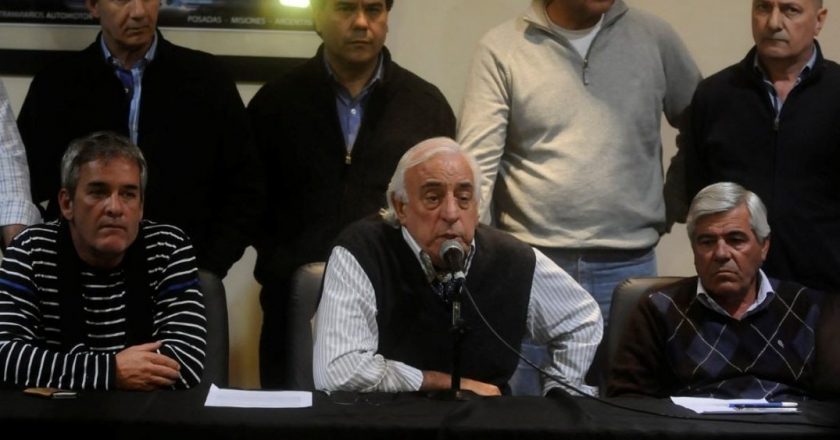 Mientras se define la paritaria 2019, los choferes de la UTA cobrarán el aumento solidario de 4 mil pesos