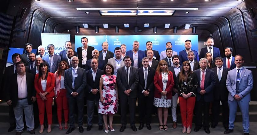 Moroni reunió a todos los ministros de Trabajo y habló de un Consejo Económico y Social para salir de la crisis