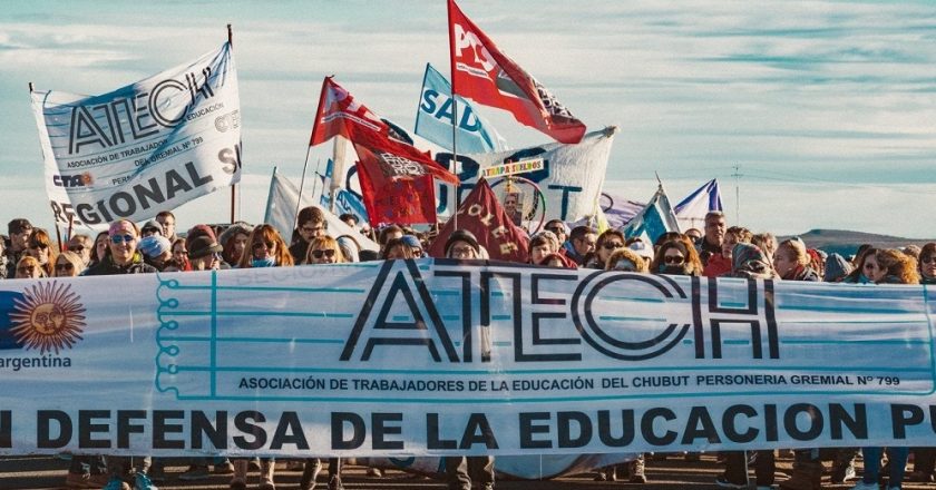 Arcioni les debe salarios desde julio y los docentes no iniciarán las clases en Chubut
