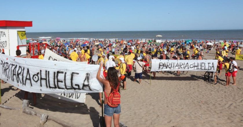 Las playas de Pinamar estarán esta tarde sin guardavidas por un paro en reclamo de paritarias