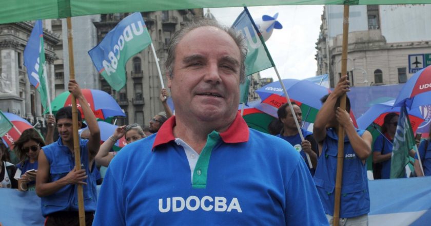 «Que se paguen adelantos de coparticipación para solucionar los conflictos docentes en Chubut y Buenos Aires»