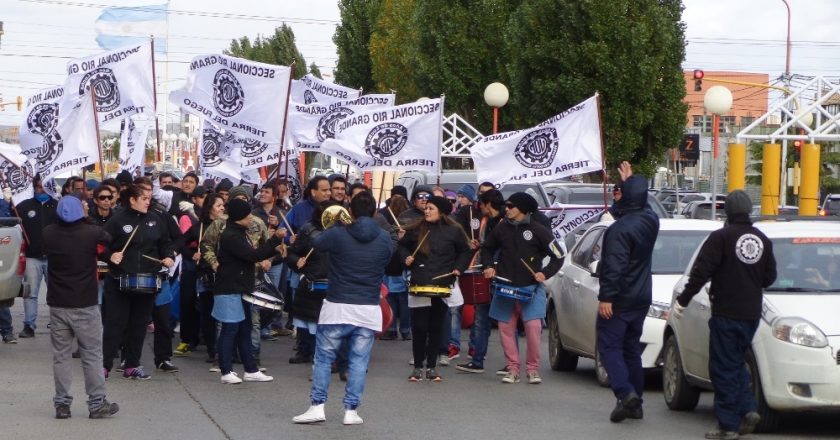 Sigue vigente el acuerdo del dunga dunga y hasta junio estarán congelados los salarios de los metalúrgicos fueguinos