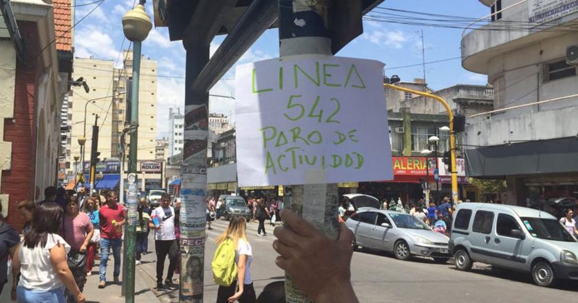 UTA: Fernández se apuró a firmar un aumento del 18,3% y apuesta a desinflar el paro convocado por Bustinduy