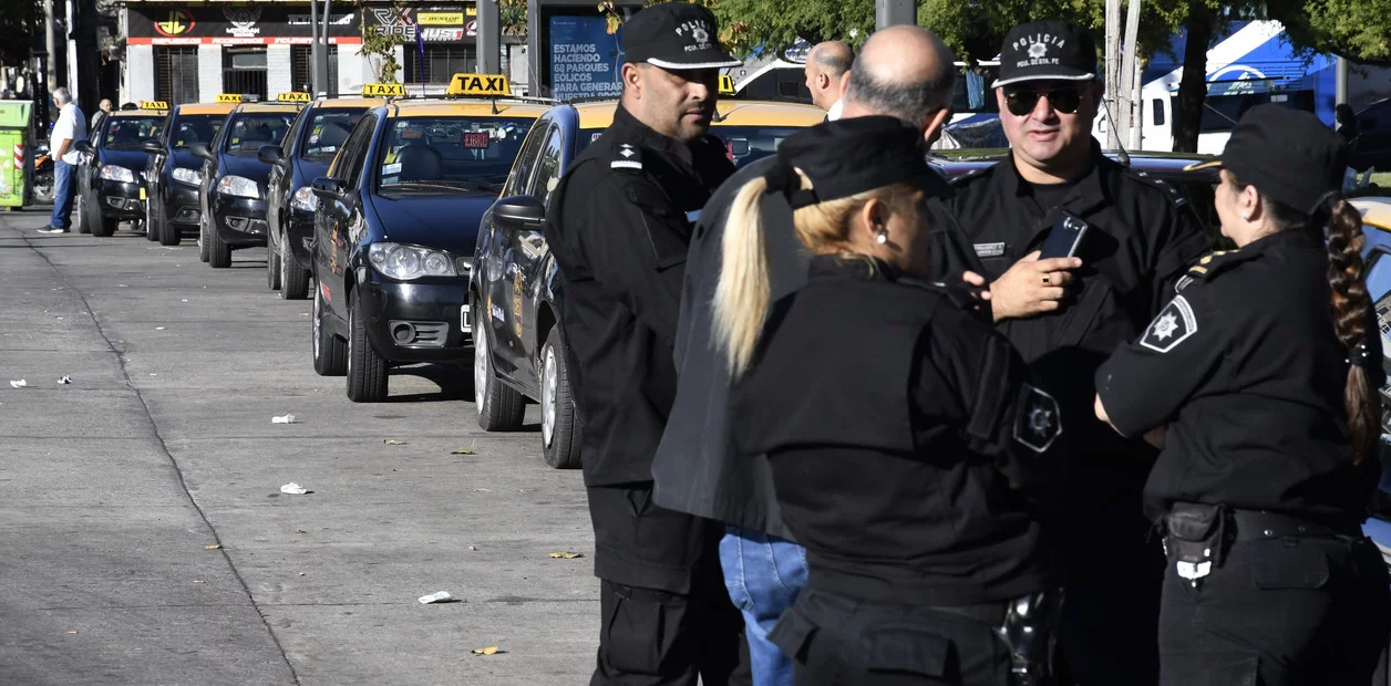 Asesinan a un taxista en Rosario y el gremio inicia un paro en reclamo seguridad