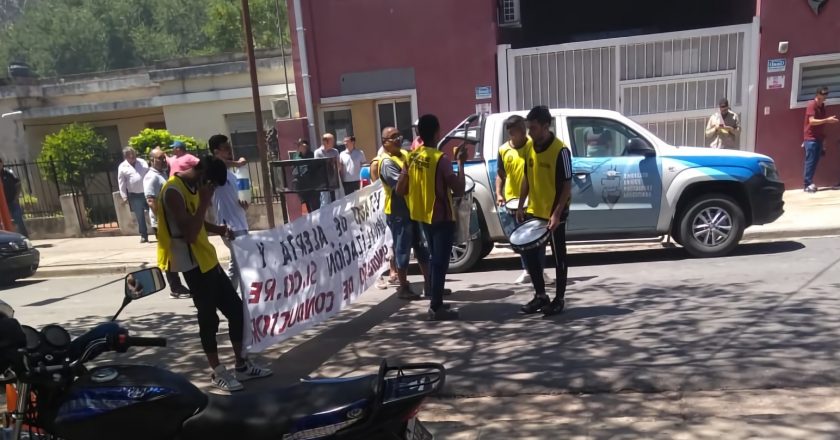 «Vino Caliente» lanzó un piquete para sostener un negocio millonario y los propios estibadores lo desalojaron