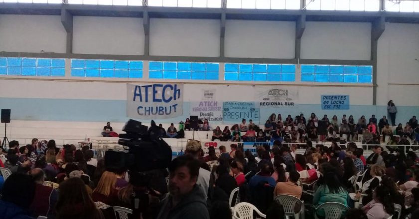 Docentes de Chubut definen esta semana si comienzan el ciclo lectivo el próximo 26