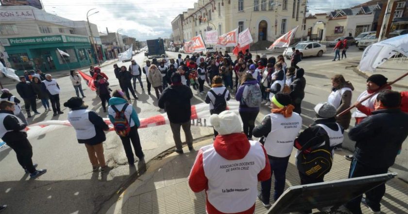 Los docentes le piden a Alicia K que adelante las paritarias para garantizar que las clases inicien el 2 de marzo