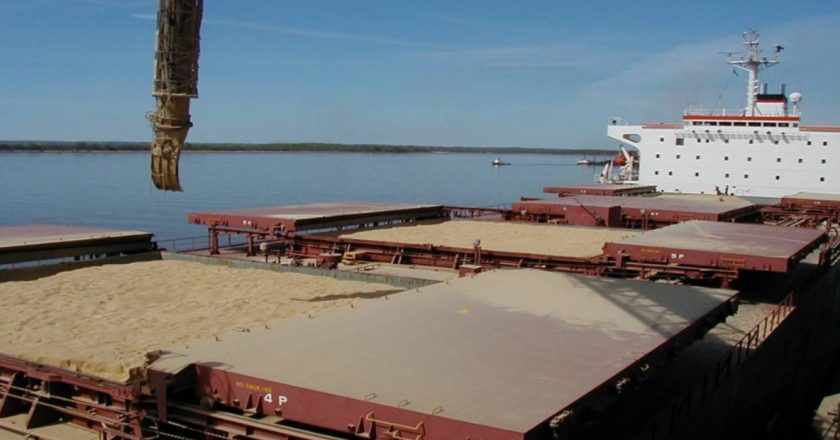 Los aceiteros van a un huelga nacional y ya hay plantas y puertos paralizados