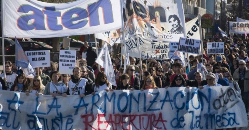 Docentes neuquinos rechazan la oferta del gobierno y llaman a un paro de 48 horas en el inicio de clases