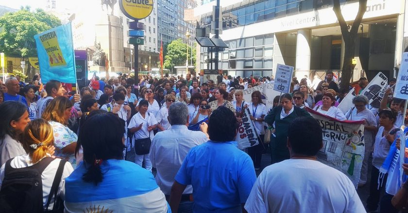 Enfermeros movilizaron para pedirle a Larreta que los reconozca como profesionales de la salud