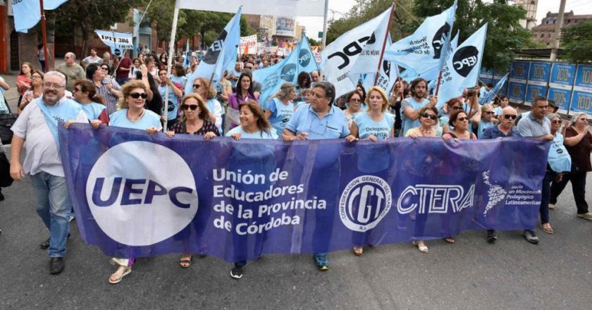 Docentes cordobeses definirán el viernes si aceptan la nueva propuesta salarial y cierran el conflicto