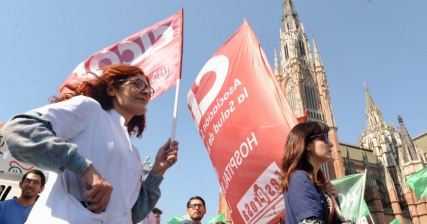 Gremio de médicos le pide a Kicillof más recursos para tratar el dengue, el sarampión y el coronavirus