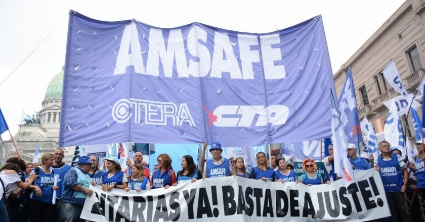 Docentes santafesinos rechazaron una nueva oferta salarial y van a otro paro de 48 horas