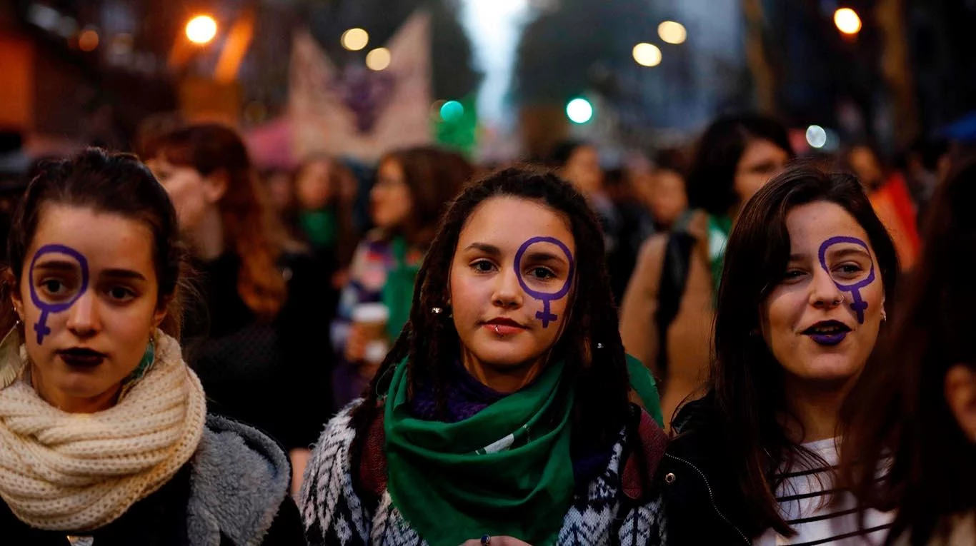 Las mujeres ocupan menos de un cuarto de los puestos gerenciales en Argentina