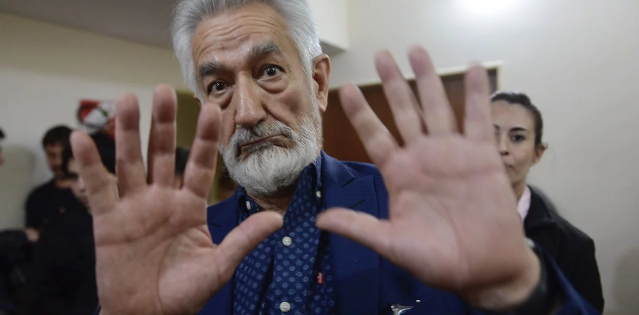 Rodríguez Saa anunció un aumento salarial del 40% para los estatales