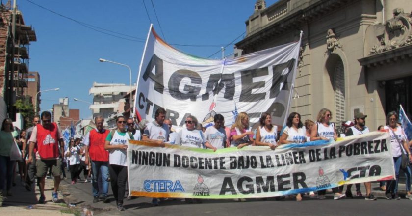 Docentes de Entre Ríos paran cinco días pidiendo aumento salarial